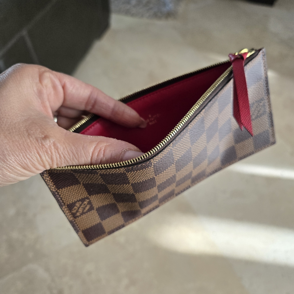 Louis Vuitton Damier Wallet or Make-Up Pouch - Picture 3 of 9
